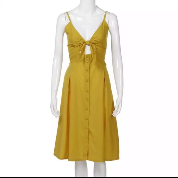 🌟Sunflower Yellow Peekaboo Bow Sundress - Picture 7 of 8